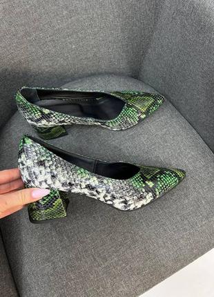 Ексклюзивні туфлі човники італійська шкіра рептилія зелені5 фото