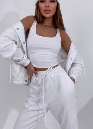 Женский костюм тройка