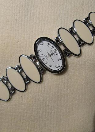 Годинники кварцові "omax"