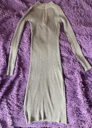 Сукня міді в обтяжку