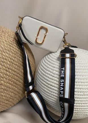 Marc jacobs small camera bag стильна трендова сумочка марк джейкобс кремова молочна женская сумка с ремешком