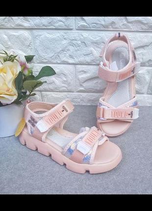 Стильні босоніжки для старших дівчат