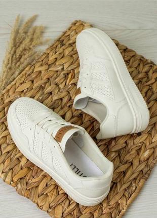 Кросівки stilli
колір light beige