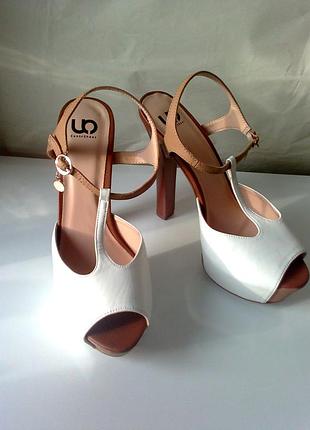 Мегастильні босоніжки 40р. 26 див. екошкіра