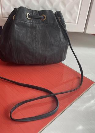 Шикарная кожаная сумка кроссбоди topshop с китицами2 фото