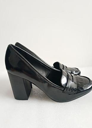 Женские лакированные  туфли benetton италия оригинал2 фото