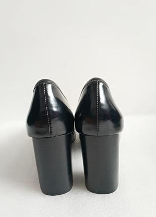 Женские лакированные  туфли benetton италия оригинал3 фото