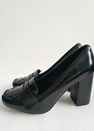 Женские лакированные  туфли benetton италия оригинал4 фото