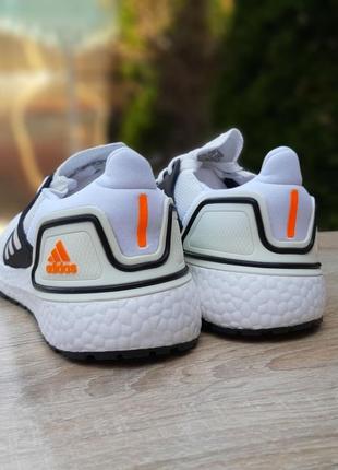 Жіночі кросівки adidas ultraboost 2020 білі з чорним4 фото