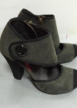 Туфли женские  серо-черные закрытые на каблуке les lolitas