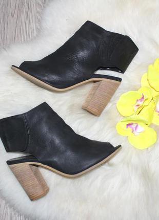 Шкіряні босоніжки next! виробництво португалія! 38 р.