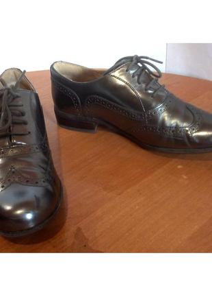Стильні шкіряні туфлі для дівчинки від бренду clarks, р. 36-36,5 код t36102 фото