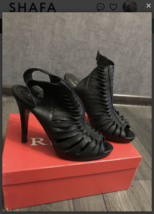 Босоніжки шкіра італія