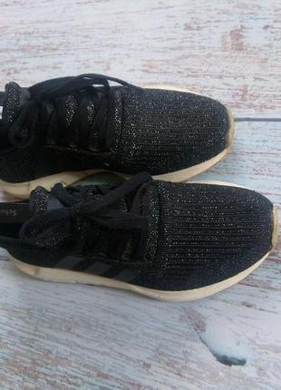 Кросівки adidas swift run4 фото