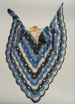 Бактус (шаль, платок).