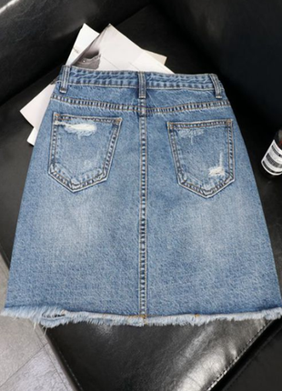 Нова трендова джинсова спідниця з вишивкою5 фото