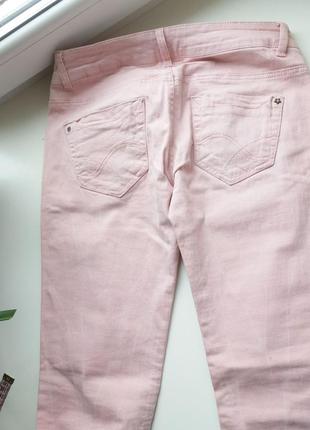 Шикарные джинсы розового цвета2 фото