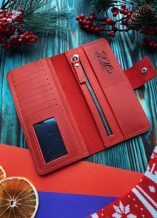 Красный кожаный кошелек с гравировкой «мандала»4 фото