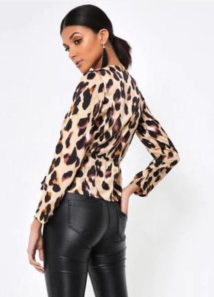 Новая блузка с баской в анималистический принт леопард нова блуза сорочка топ з баскою на затяжці3 фото