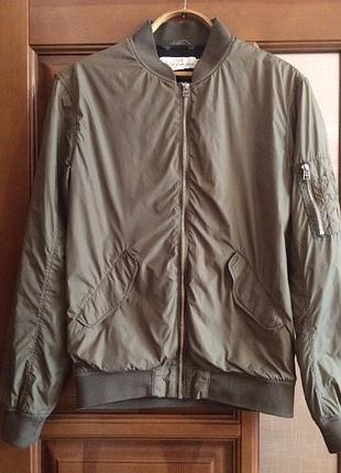 Легка куртка-бомбер "н&m "