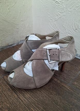 Босоножки clarks. 36.5-37 р