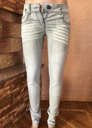 Джинси, штани