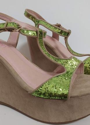 Жіночі босоніжки на танкетці. 37,5-38й розмір 24,5 см устілка.