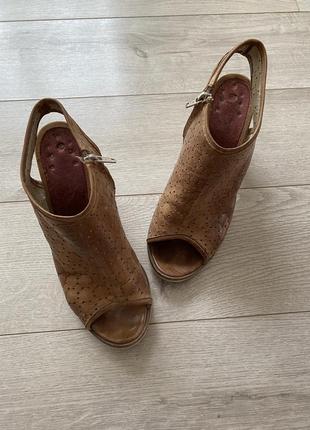 Італія//босоніжки туфлі//стильні босоніжки, туфлі
