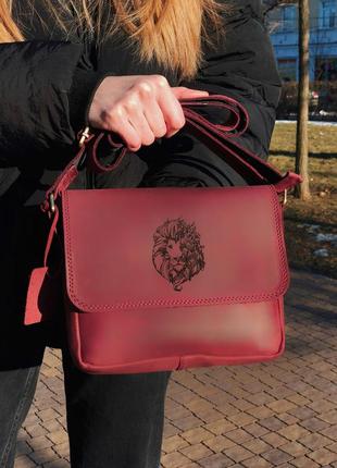 Кожаная женская сумочка с индивидуальной гравировкой