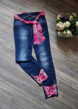 Красивые женские джинсы с замочками и вставками ткани размер 28/293 фото