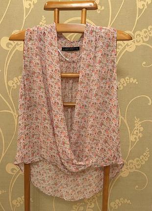 Очень красивая и стильная брендовая блузка.