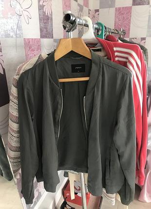 Бомбер хаки