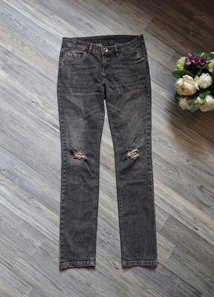 Стильные жеские серые джинсы с дырками на коленях размер 46/48