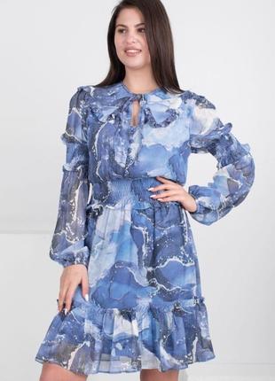 Стильне синє коротке плаття на гумці з довгим рукавом модне