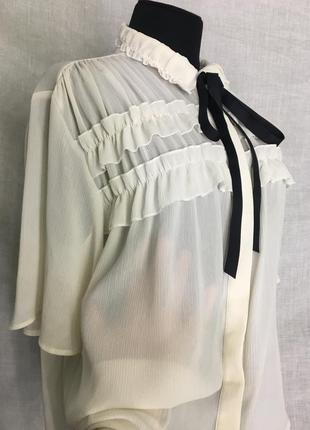 Zara блуза трендовая в винтажном стиле рюши на завязках классика винтаж ретро воротник блузка бежевая кремовая9 фото