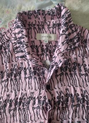 Класна легенька теніска з віскози у принт скелетики river island xs