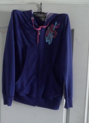 Кофта на замке с капюшеном