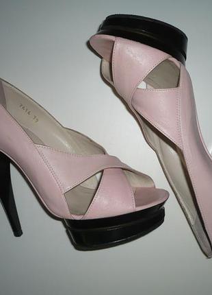 Босоніжки, туфлі ніжно рожевий колір