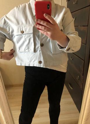 Новая светлая стильная укорочённая джинсовая курточка от zara  оверсайз 50-52р10 фото