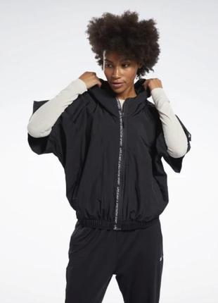 Легка куртка з короткими рукавами reebok оригінал