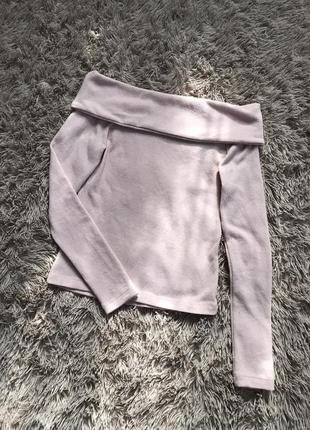 Кофтинка з відкритими плечима