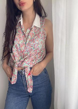 Блузка с цветами