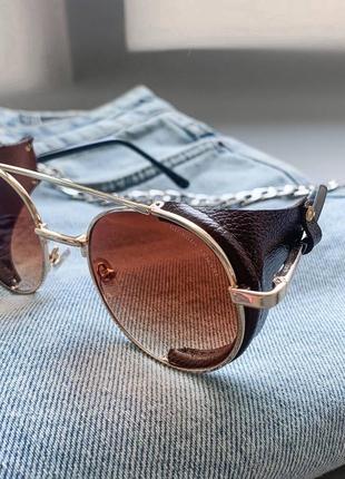 Стильні брендові сонцезахисні окуляри aviator