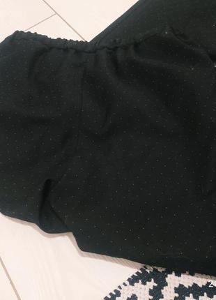Черные брюки на резинке в мелкий горошек5 фото