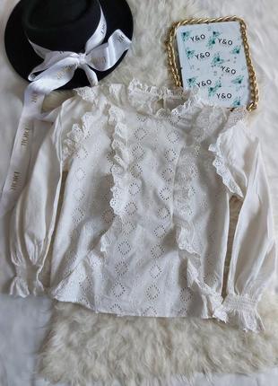Дуже красива блуза блузка айворі з рюшами в ідеальному стані🖤river island🖤