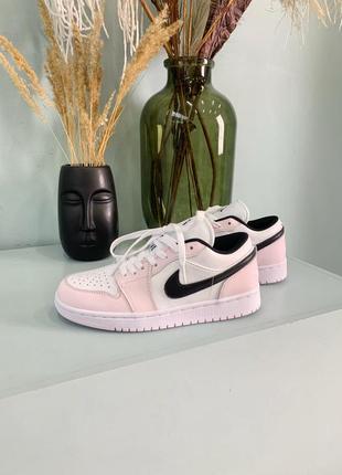 Nike air jordan low light pink трендові рожеві жіночі кросівки найк джордан весна літо осінь демісезонні розовые женские пастельные кроссовки тренд