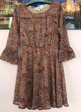 Шикарное платье трапеция с рукавами фонариками