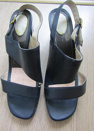 Босоніжки шкіра