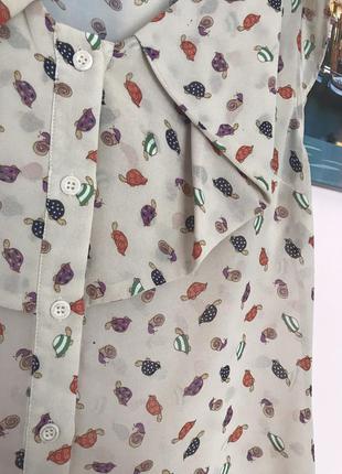 Блуза с рюшами с ракушками и улитками2 фото