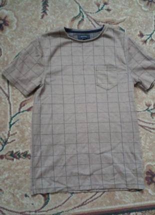 Футболка в клітинку